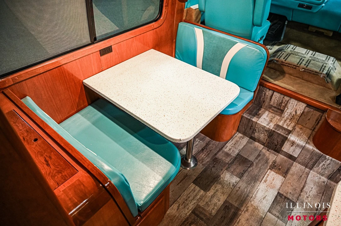 1977 GMC Motorhome - Image 25 of 31