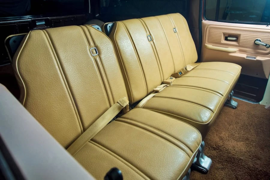 1977 GMC Suburban 7th Gen - Image 5 of 12