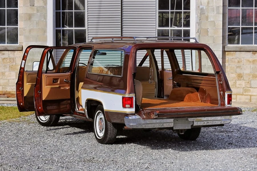 1977 GMC Suburban 7th Gen - Image 8 of 12