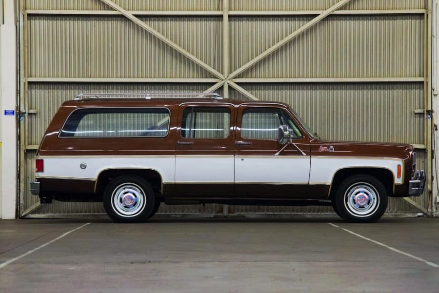 1977 GMC Suburban 7th Gen - Image 2 of 12
