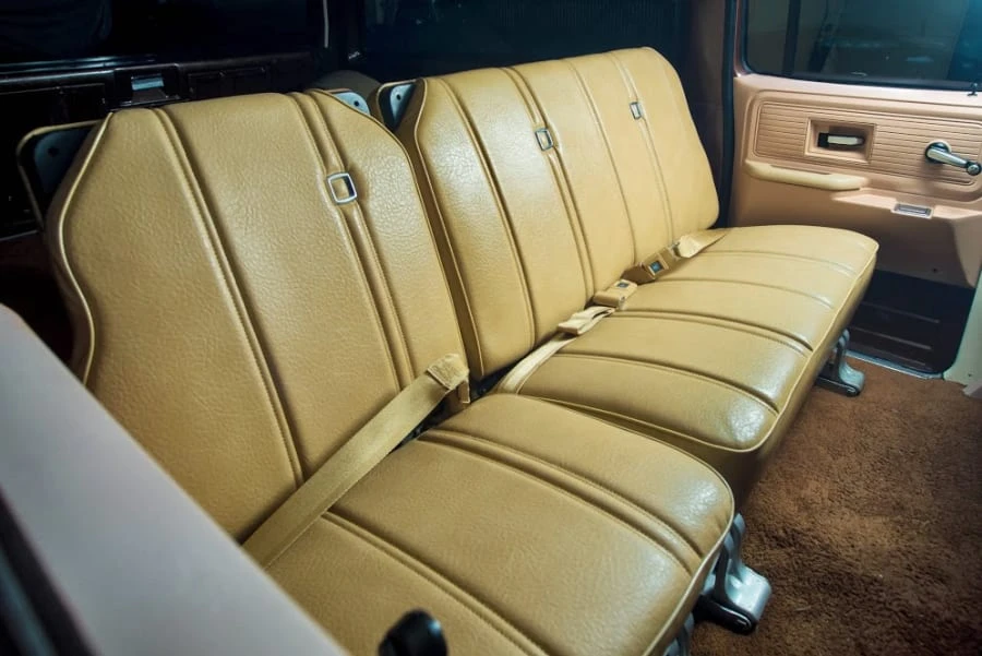 1977 GMC Suburban 7th Gen - Image 5 of 12