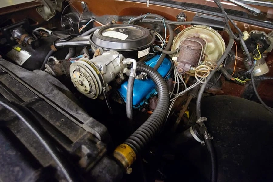 1977 GMC Suburban 7th Gen - Image 8 of 12
