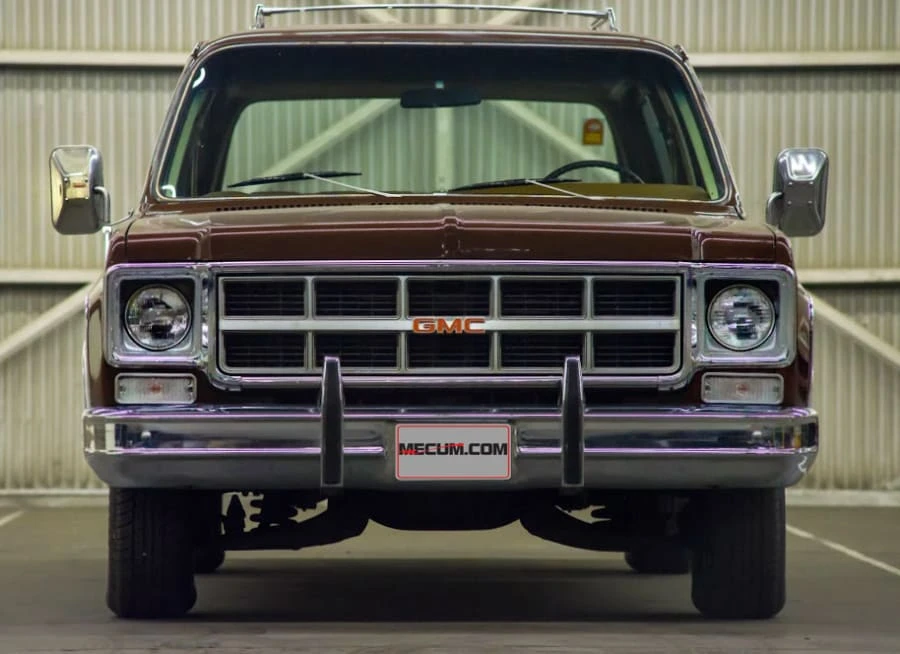 1977 GMC Suburban 7th Gen - Image 11 of 12