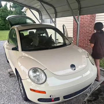 2006 Volkswagen Beetle 2.5L Hatchback 2D