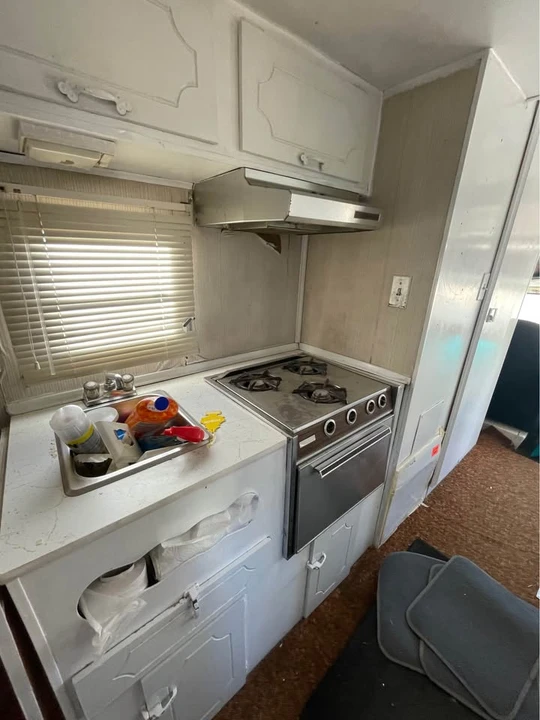 1977 GMC Motorhome - Image 13 of 16