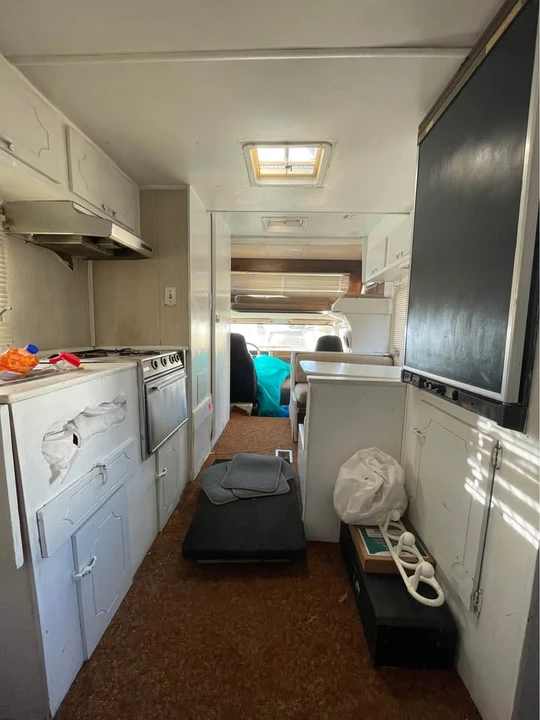 1977 GMC Motorhome - Image 9 of 16