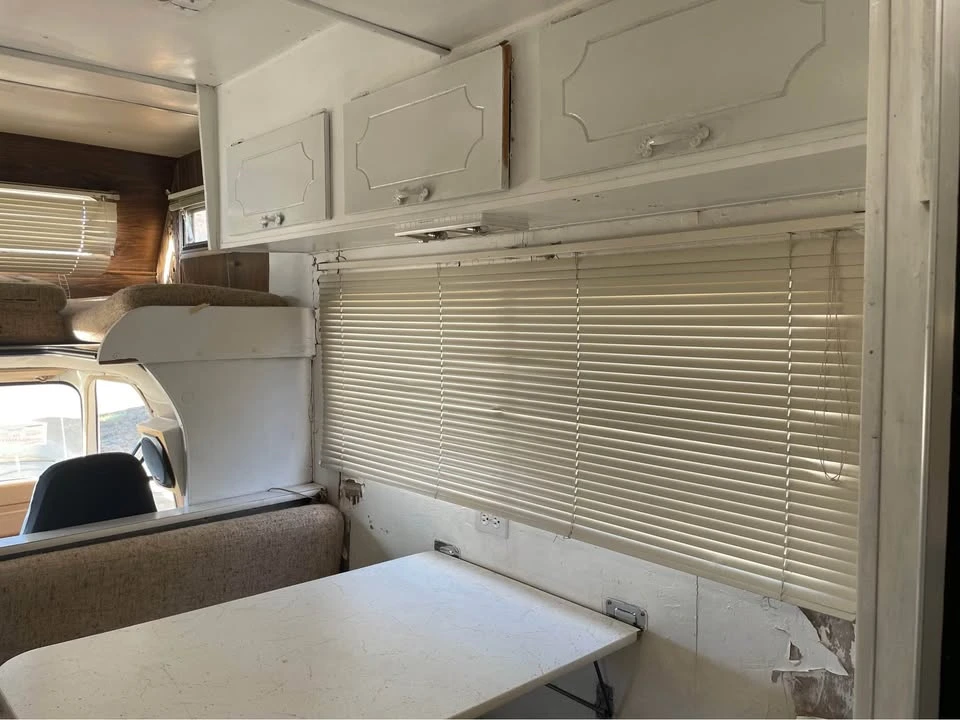 1977 GMC Motorhome - Image 7 of 16