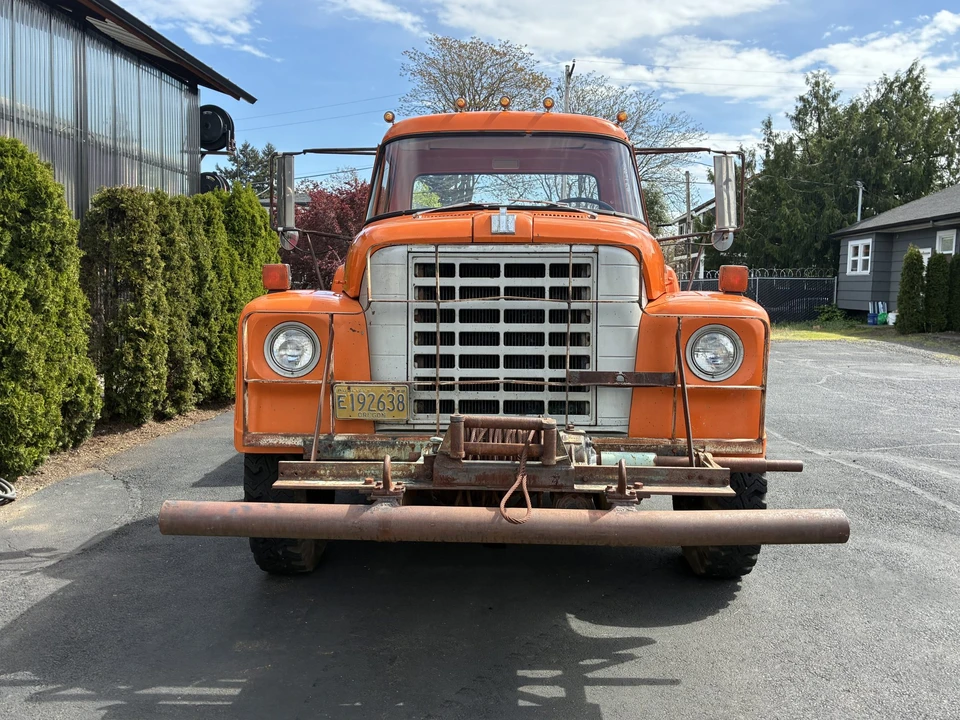 1977 International Harvester Loadstar - Image 2 of 31