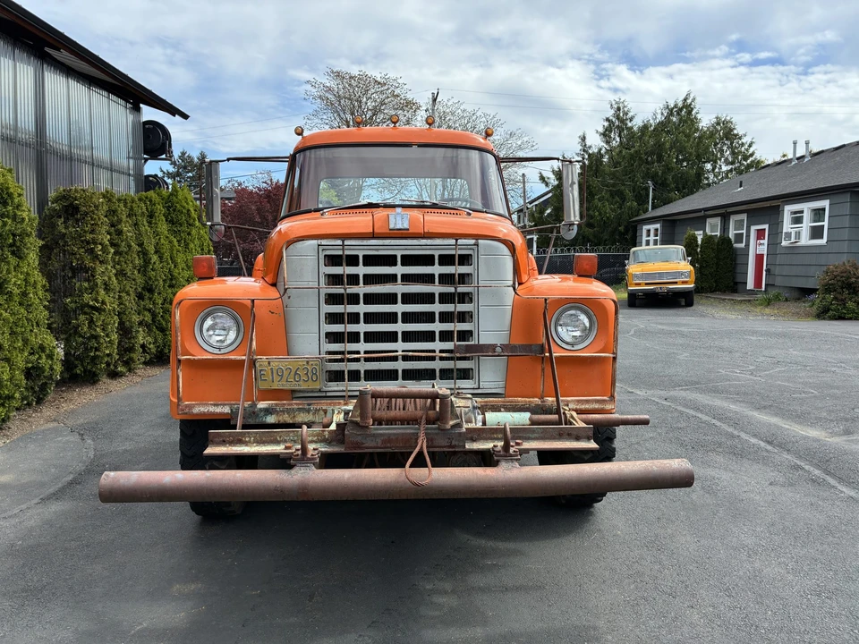 1977 International Harvester Loadstar - Image 3 of 31
