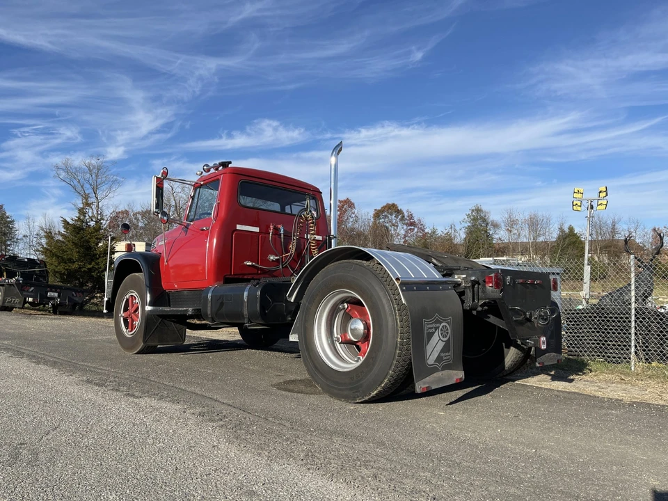 1977 International Harvester Loadstar - Image 4 of 31