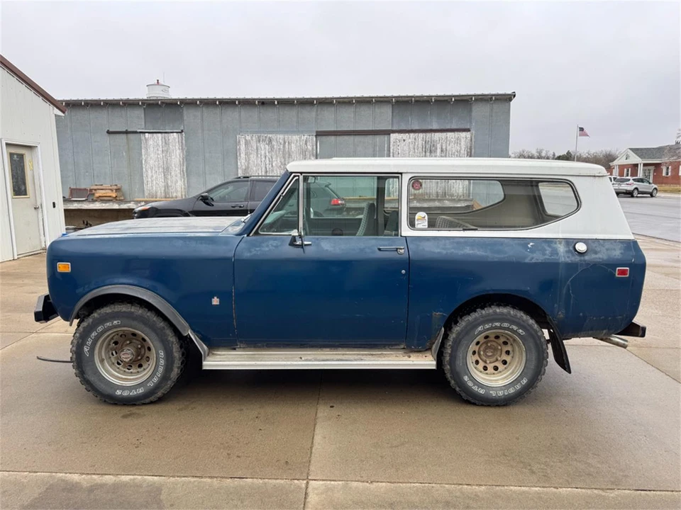 1977 International - Image 4 of 31