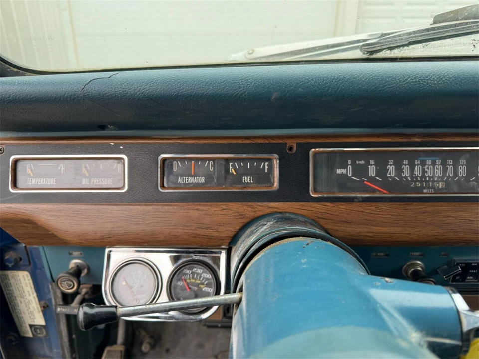 1977 International - Image 20 of 31