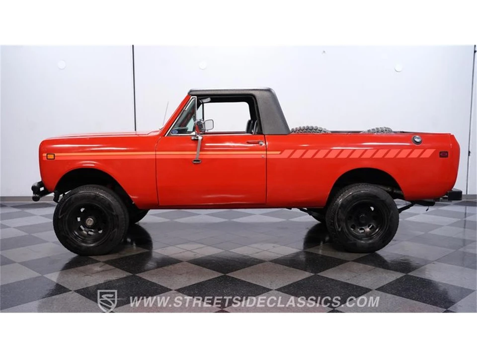1977 International - Image 2 of 31