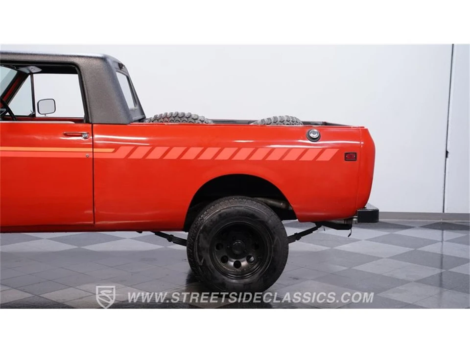1977 International - Image 21 of 31