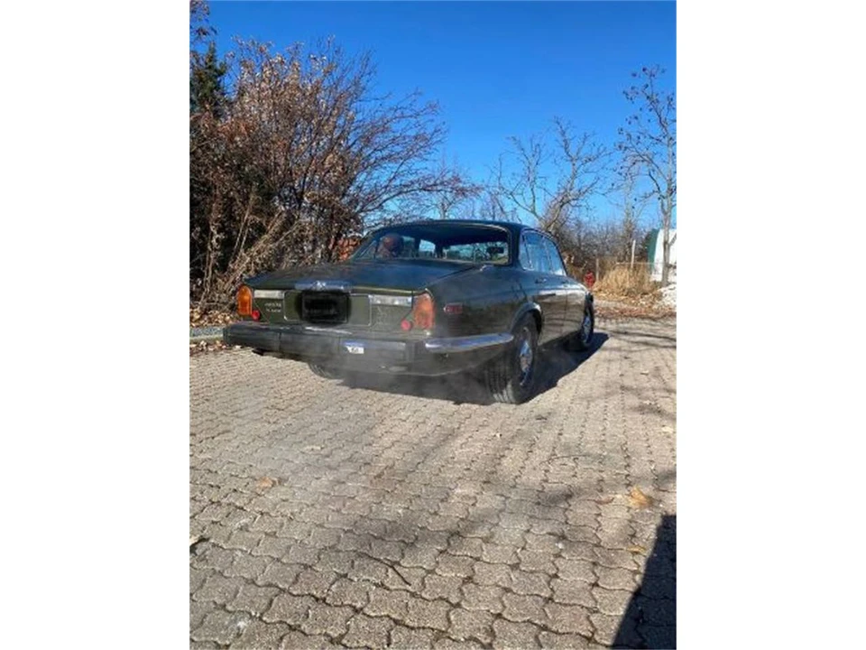 1977 Jaguar XJ Series 2 - Image 2 of 15