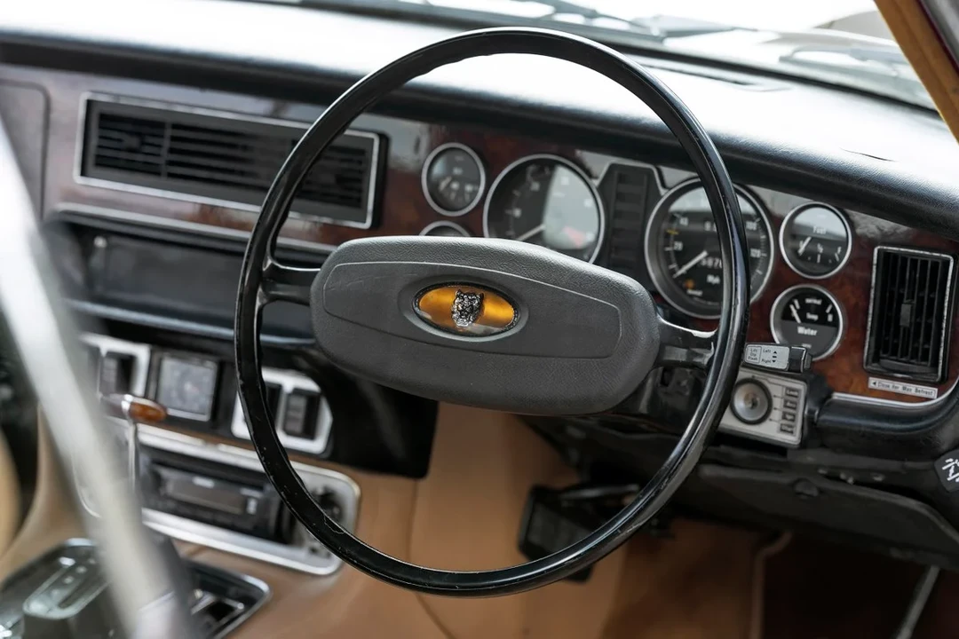 1977 Jaguar XJ Coupe - Image 26 of 30