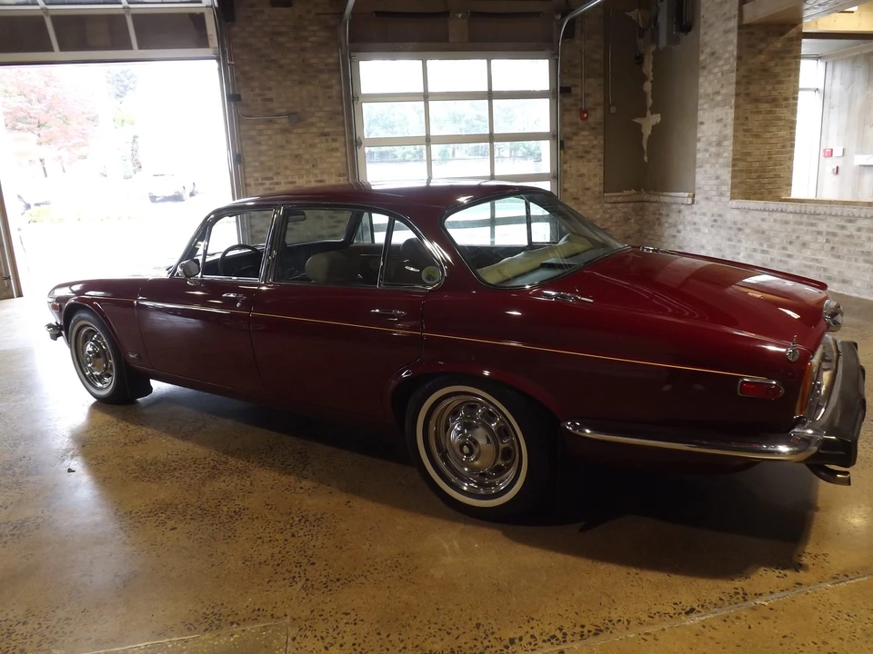1977 Jaguar XJ Series 2 - Image 9 of 31