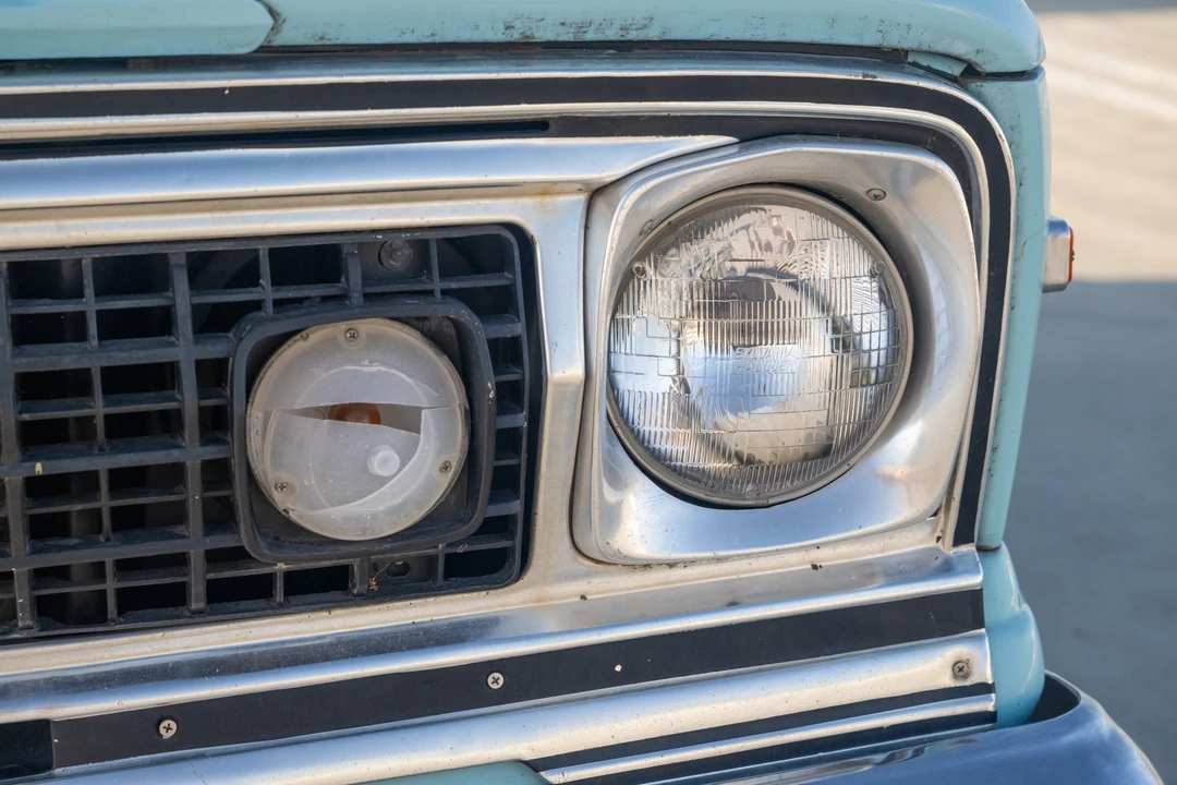1977 Jeep SJ Wagoneer - Image 14 of 31
