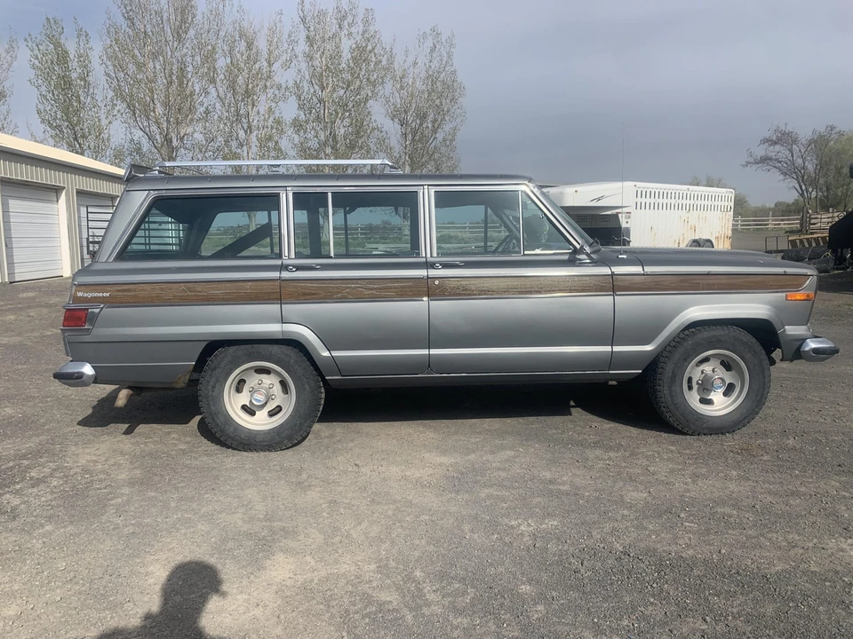 1977 Jeep SJ Wagoneer - Image 10 of 31