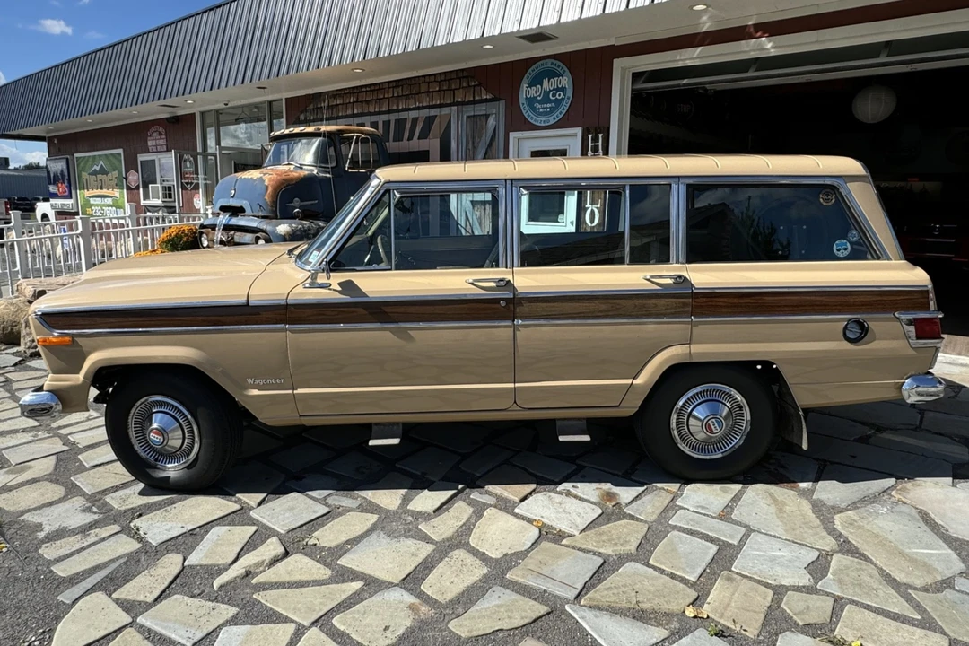 1977 Jeep SJ Wagoneer - Image 5 of 31