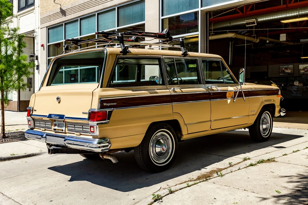 1977 Jeep SJ Wagoneer - Image 9 of 31