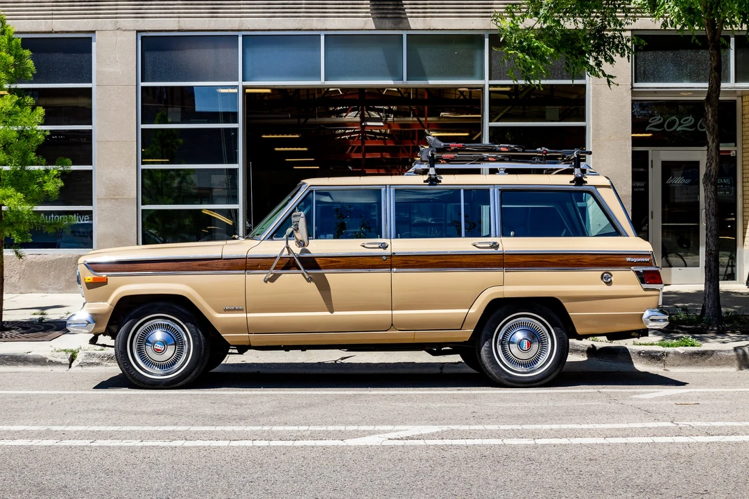 1977 Jeep SJ Wagoneer - Image 15 of 31