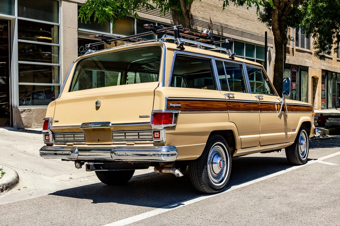 1977 Jeep SJ Wagoneer - Image 10 of 31