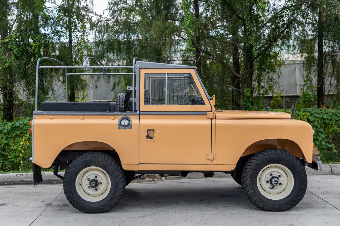 1977 Land Rover Series III 88 - Image 13 of 31