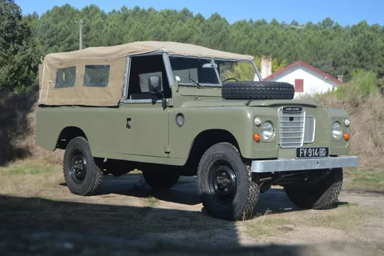 1977 Land Rover Series III 109"