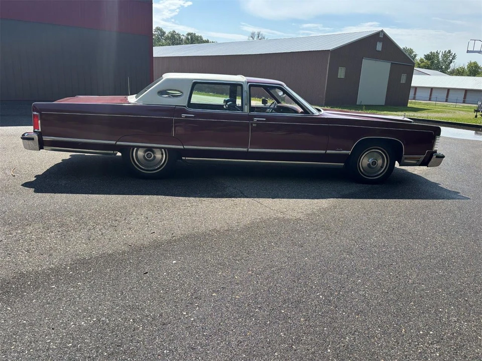 1977 Lincoln Continental 5th Gen - Image 11 of 31