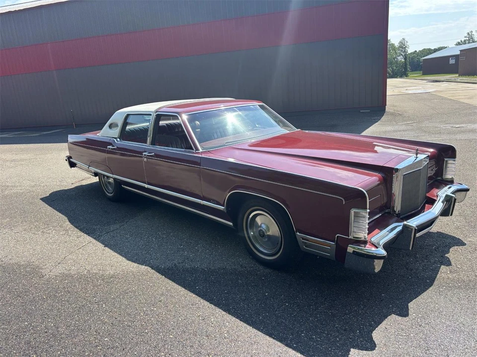 1977 Lincoln Continental 5th Gen - Image 14 of 31