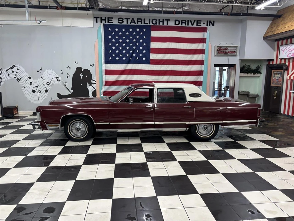 1977 Lincoln Continental 5th Gen - Image 16 of 31