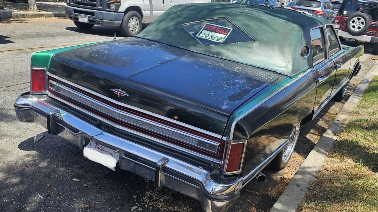 1977 Lincoln Continental 5th Gen - Image 8 of 15