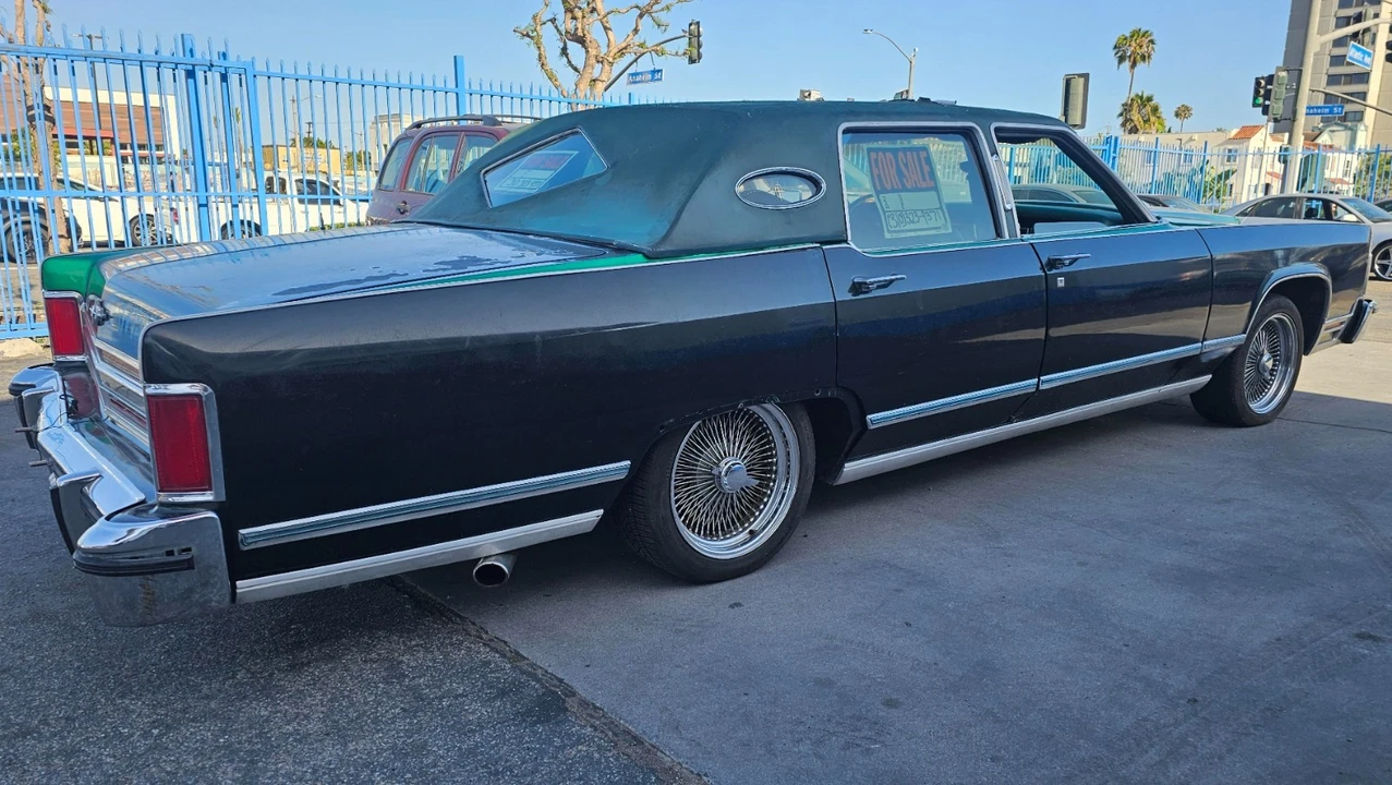 1977 Lincoln Continental 5th Gen - Image 4 of 15