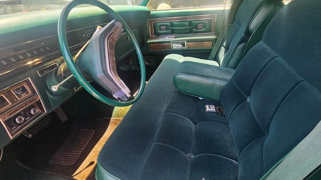 1977 Lincoln Continental 5th Gen - Image 11 of 15