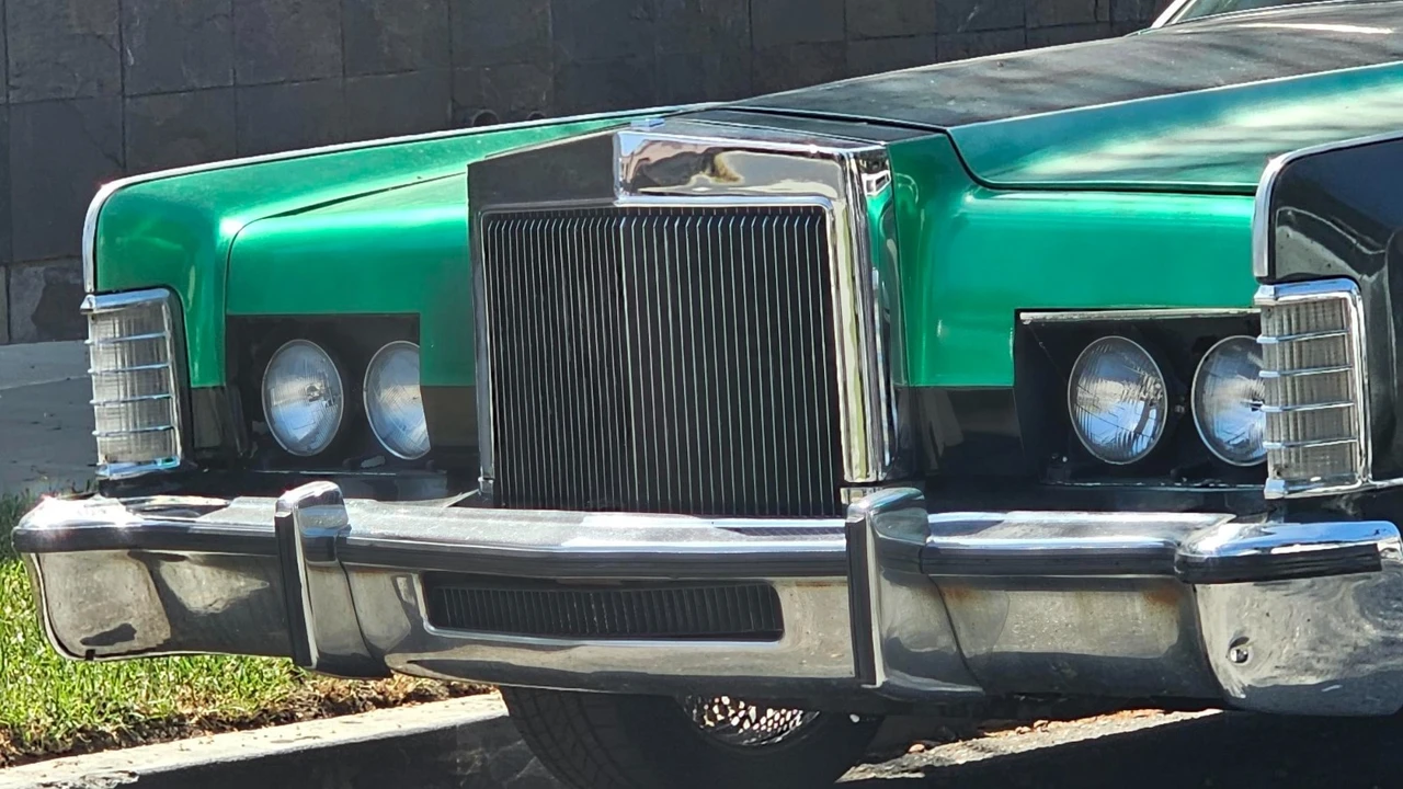 1977 Lincoln Continental 5th Gen - Image 3 of 15