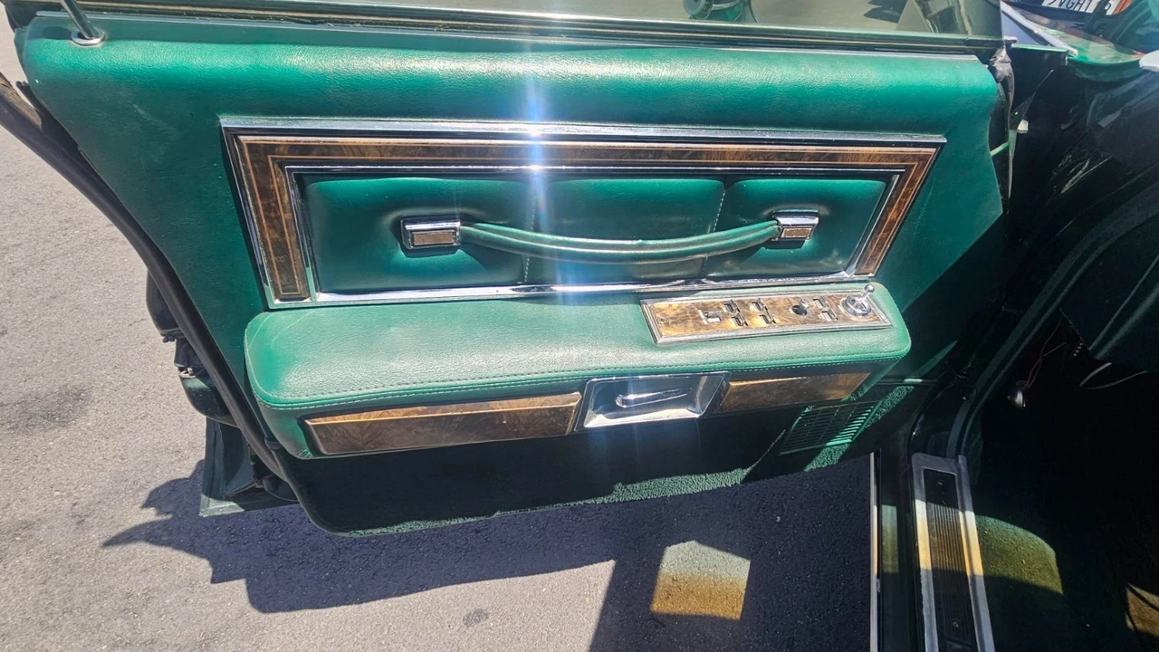 1977 Lincoln Continental 5th Gen - Image 12 of 15