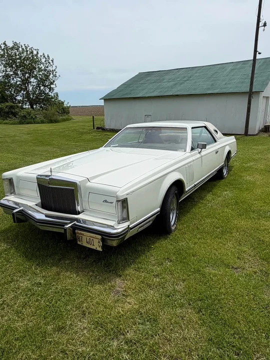 1977 Lincoln Continental 5th Gen - Image 2 of 10