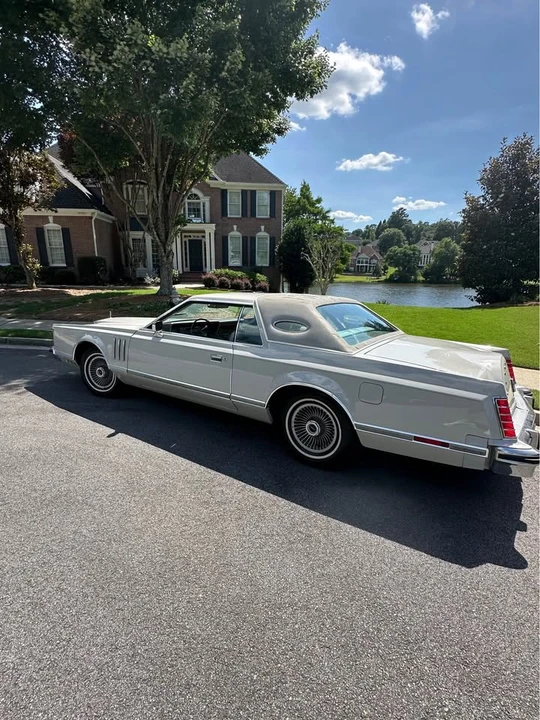 1977 Lincoln Continental 5th Gen - Image 18 of 20