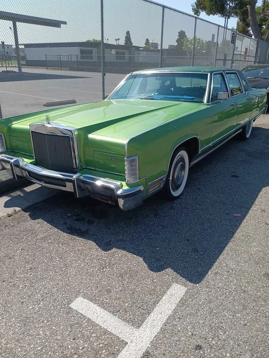 1977 Lincoln Continental 5th Gen - Image 2 of 20