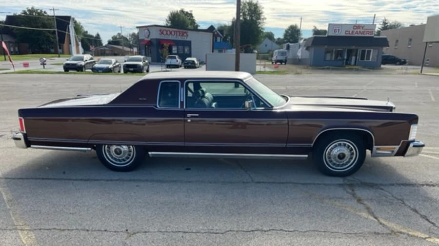 1977 Lincoln Continental 5th Gen - Image 2 of 16