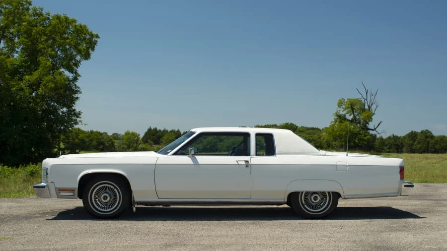 1977 Lincoln Continental 5th Gen - Image 2 of 12