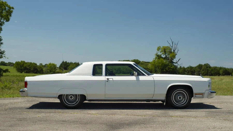 1977 Lincoln Continental 5th Gen - Image 11 of 12
