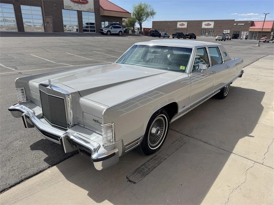 1977 Lincoln Continental 5th Gen - Image 11 of 31