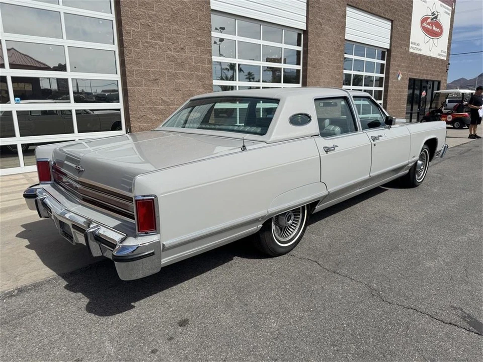 1977 Lincoln Continental 5th Gen - Image 4 of 31