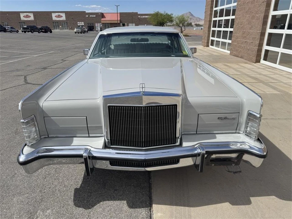 1977 Lincoln Continental 5th Gen - Image 12 of 31