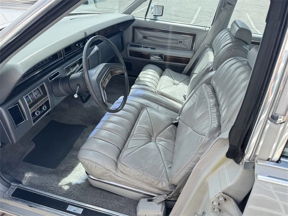 1977 Lincoln Continental 5th Gen - Image 13 of 31