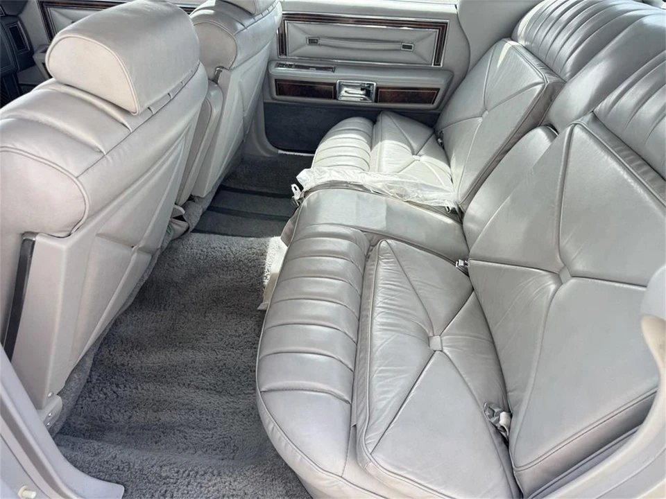 1977 Lincoln Continental 5th Gen - Image 18 of 31