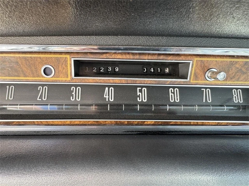 1977 Lincoln Continental 5th Gen - Image 14 of 31