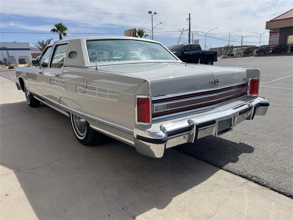 1977 Lincoln Continental 5th Gen - Image 7 of 31